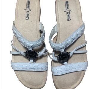 Minnetonka Women's Sandals Size 8 N Pre-Owned